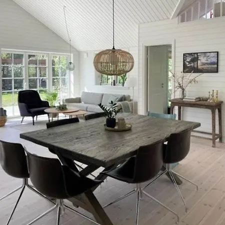 Feriehus Modern Family Near Hornbæk
