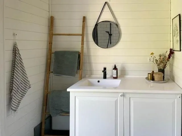 Modern Family Near *